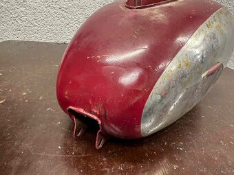 Predám nádrž JAWA 250/353 350/354 KYVACKA s otvor ampérmetr - 5