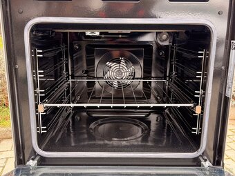 Prodám volně stojící nerezový sporák ELEKTROLUX 220/400V - 5