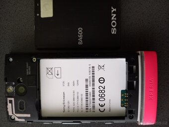 Prodám mobil SONY ERICSON ST25i XPERIA U - 5