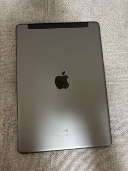 iPad 7. generace 128 GB + příslušenství - 5