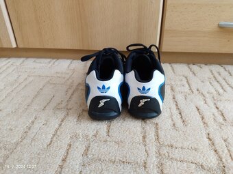 Botasky Adidas 38 - 5