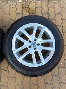 Kola Volvo XC 60 - 5