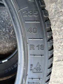 zimní pneu 235/40/18 - 5