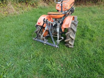Prodám malotraktor Kubota B6000 - 5