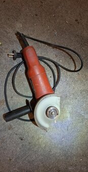 Úhlová bruska Black Decker - 5