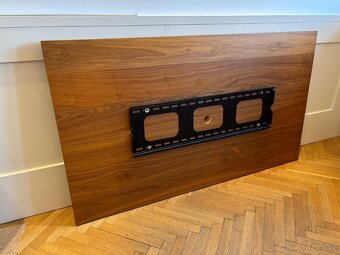 Velmi pěkný ořechový jídelní stůl BoConcept - 5