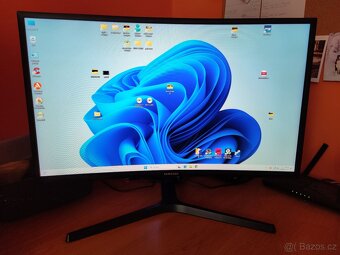 Prodám zakřivený herní monitor Samsung - 5