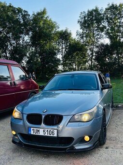 Podprahove lišty pro BMW Е60 Е61 - Černý Lesk - 5