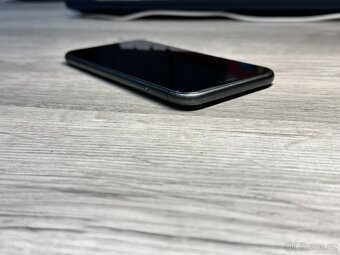 iPhone 11 64GB Black - 5