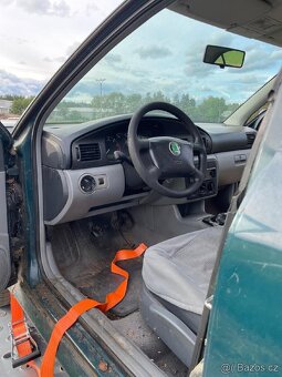 Škoda Octavia 1. 1.6 MPI díly. - 5