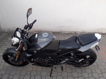 Yamaha FZ8 - 5