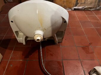 Set umyvadlo + police + baterie - 5