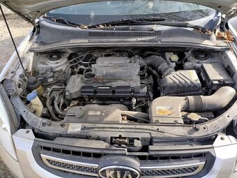 Kia SPORTAGE 4x42.0 benzín 104kw 2009 - náhradní díly z vozu - 5