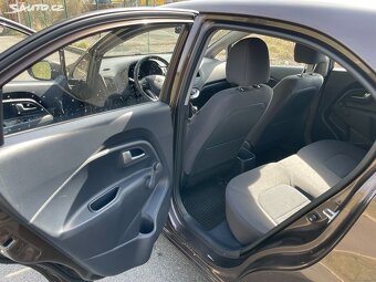 Kia Rio - 5
