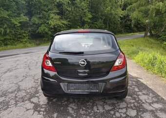 Opel Corsa 1.2 16v Klima, Malé Km benzín manuál 51 kw - 5