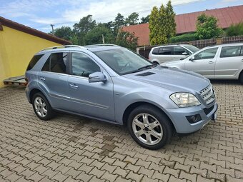 MERCEDES-BENZ ML300-4MAMTIC-TOP KRÁSNÝ STAV - 5