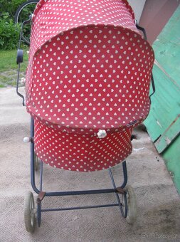 Hluboký RETRO kočárek pro panenky . - 5