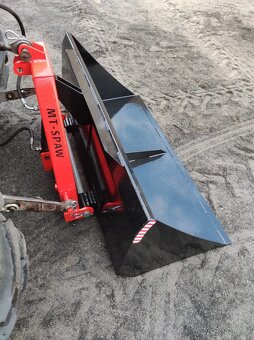 Výklopná lopata za traktor - 5