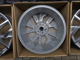 5x112 R18 Škoda Avior Octavia IV Nepoužite - 5