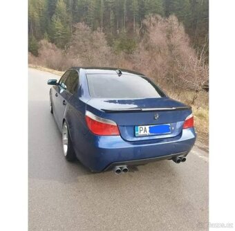 Zadní spoiler na kufr pro BMW E60 M4 Style - Černý Lesk - 5