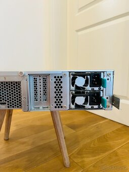 QNAP TVS-871U-RP – NAS server, 8 pozic, redundantní napájení - 5