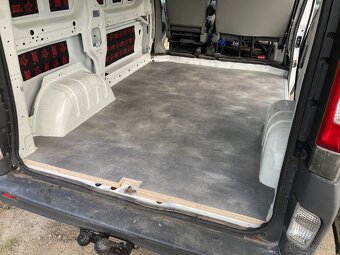Opel vivaro 2.0 84kw obytná vestavba - 5