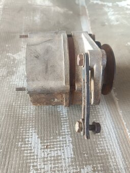 Alternátor s relem 12V 55A - 5