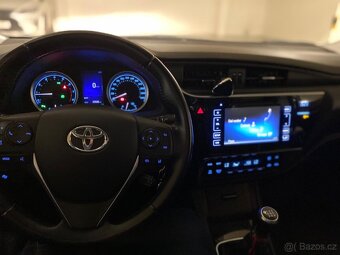 Toyota Corolla - 5