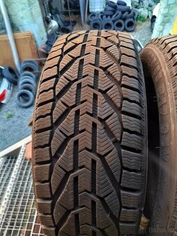 Prodám zánovní zimní pneu 205/55/17 Kormoran Snow 95V - 5