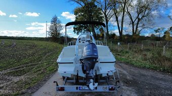 Prodám motorový člun BAYLINER CC5 + trailer - 5