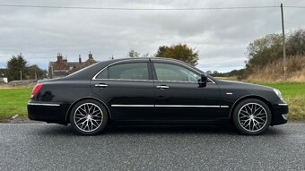 Toyota Crown Majesta V8 - 5