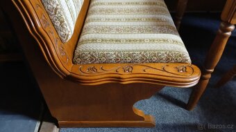 Masivní rohová lavice +2x židle + rozkládací stůl - 5