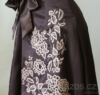 Hnědé korzetové šaty s výšivkou Vero Moda vel.S - 5