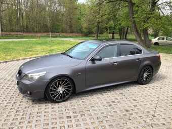 Bmw E60 V8 4.4i manuál - 5