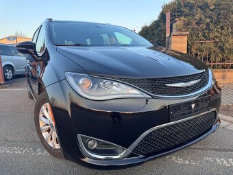 Chrysler Pacifica 3,6 RU 8 míst Kůže 2017 - 5