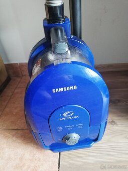 Bezsáčkový vysavač Samsung - 5