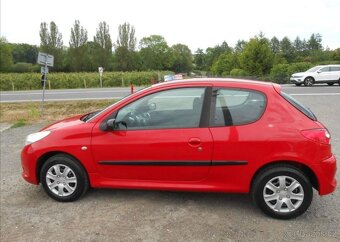 Peugeot 206 1,1 i 44 kW PLUS Serviska benzín - 5