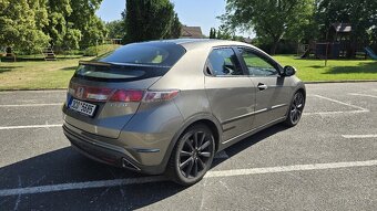 Honda Civic 8g 1.8 - 5