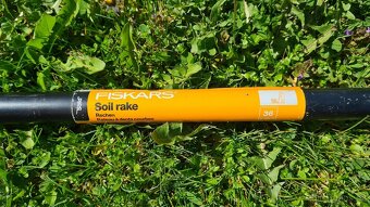 Hrábě Fiskars Solid 36 cm - 5