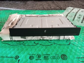 držák nápojů zadní loketní opěry Škoda Superb 2 8P0885995B - 5