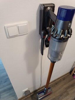 Dyson V10 Absolutně 2022 - 5