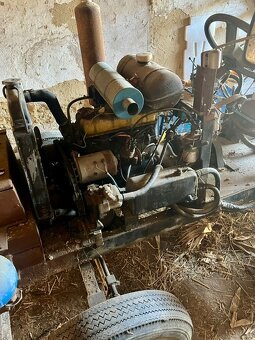 Malotraktor domácí výroby s nářadím - 5