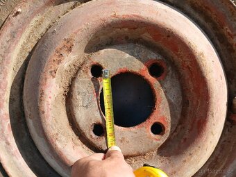 Prodám závaží Zetor25,díly na traktor - 5