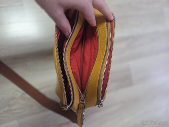 Hořčicová kabelka crossbody - 5