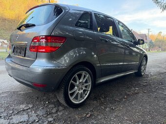 Mercedes Benz B200 - 5