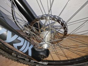 Commencal Clash, velikost rámu M - 5