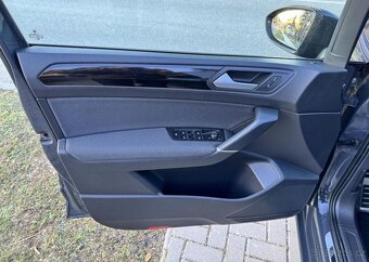 Volkswagen Touran 1,4 TSI SOUND TAŽNÉ PANORAMA benzín - 5