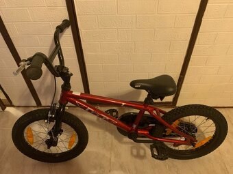 GT MACH 1,velikost kol16, pěkný stav,helma SPECIALIZED - 5