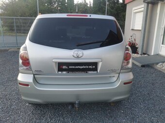 Toyota Corolla Verso 2.2 D-CAT 7 míst - 5