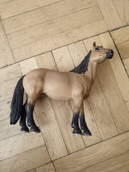 Stáj schleich - 5